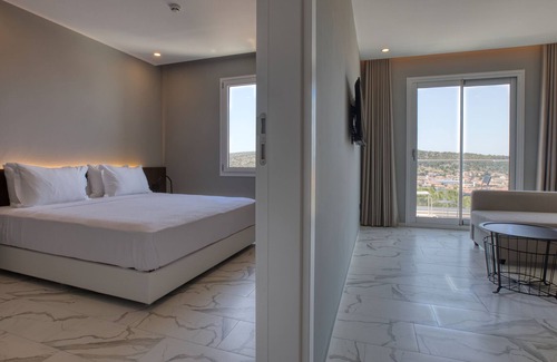 Cesme Apartment | AEGEAN Apartments Cesme - Suite Superior Room, Sea View, Living Room
