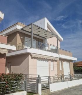 Ofrinion House | Aegean dream house