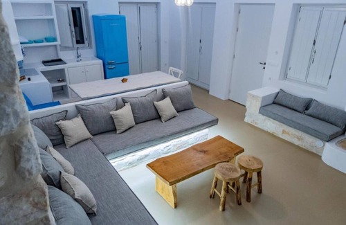Piso Livadi Villa | Aegean Feelings - Luxury Villa Awe with Private Pool close to Piso Livadi Beach