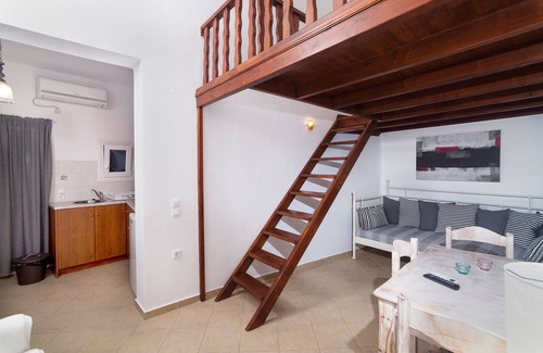 Akrotiri House | Aelia Suites