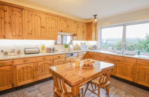 Tan-y-groes House | AELWYD Y DON, pet friendly, character holiday cottage in Tresaith