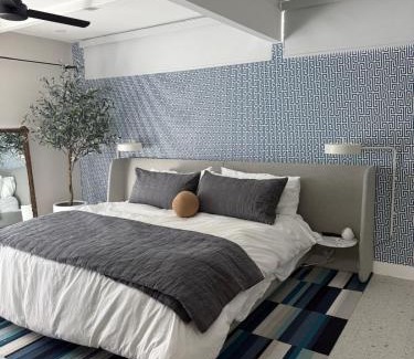 Sunmor Villa | Aerhaus - Mid-Century Oasis