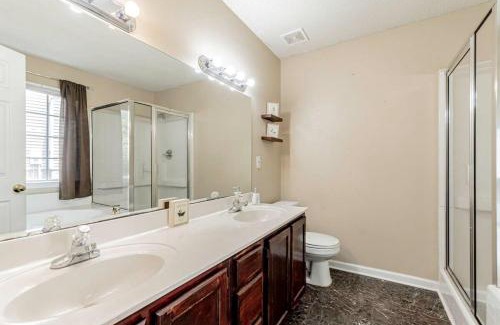Lexington House | Aerie Oaks Cottage-5min to Lake, 20min to Columbia