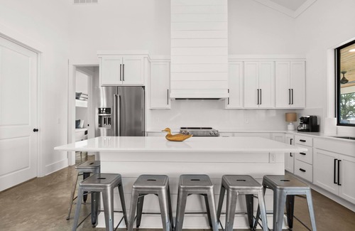 Negreet House | AESTHETIC WATERFRONT BUNGALOW, FISHING PIER, FIREPIT