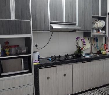 Beranang House | Afeena Homestay Bandar Tasik Kesuma