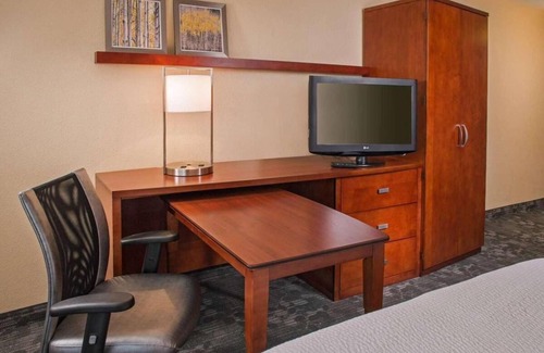 University Place Resort | Affordability Meets Comfort! Spacious and Modern Suite, Pet-friendly, Pool!