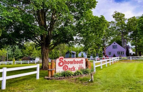 Chesaning House | Affordability Meets Comfort! 3 Classy Units, Free Parking Onsite, Pets Allowed