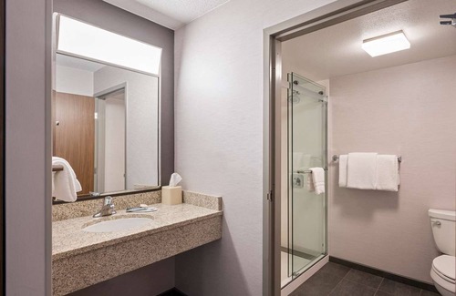 San Ramon Hotel | Affordability Meets Comfort! Outdoor Pool, Free Parking, Pet-Friendly Property