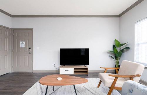 Indianapolis Apartment | Affordable 1BD Keystone