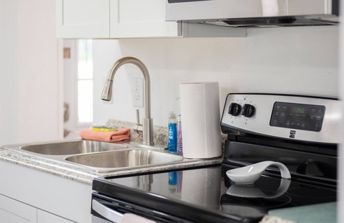 Lakeland Apartment | Affordable 2 bed/1 bath, Pet Friendly with Free Coffee