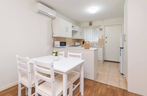 Salisbury Apartment | Affordable 2-Bedroom Stay - Steps from Parabanks Shopping