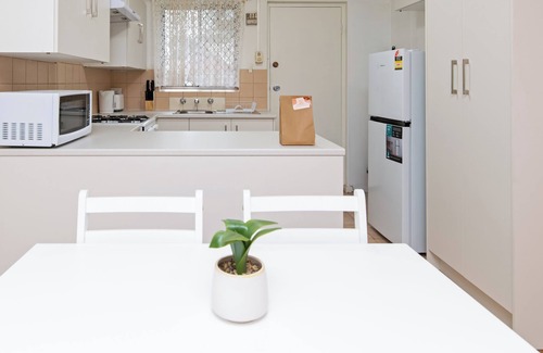 Salisbury Apartment | Affordable 2-Bedroom Stay - Steps from Parabanks Shopping