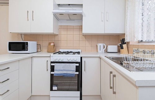 Salisbury Apartment | Affordable 2-Bedroom Stay - Steps from Parabanks Shopping