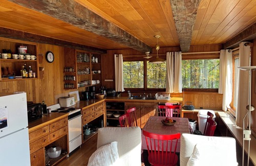 Greensboro Cottage | Affordable 2-Bedroom Cottage, Nearby Private Access to Caspian Lake