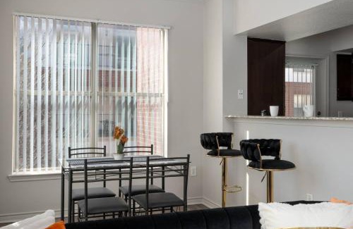 Dallas Apartment | Affordable 2BR Farmers Branch