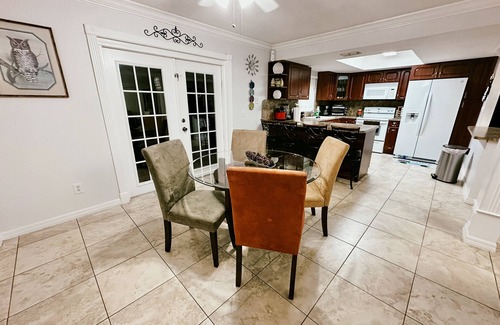 Orlando House | Affordable 3 Bedroom Home W/Private Pool. Minutes from Orlando's theme parks