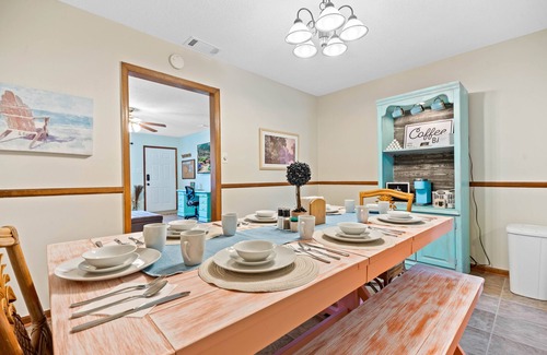 Montgomery House | Affordable 3BR Duplex Near Kayaking, Downtown, & Beach