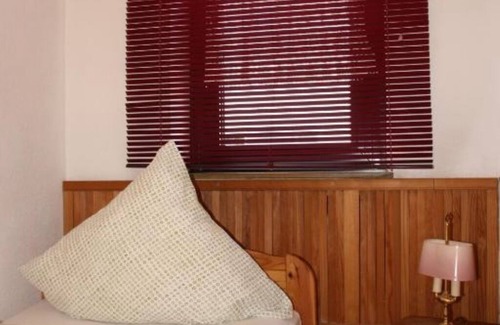 Neuwerk Hotel | 🔧 Affordable accommodation for craftsmen - single room near the highway!