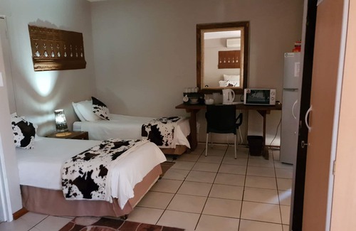 Fichardt Park Cabin | Affordable Accommodation in Bloemfontein