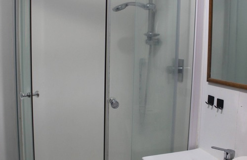 Newtown Apartment | Affordable accommodation near hospital with off street parking