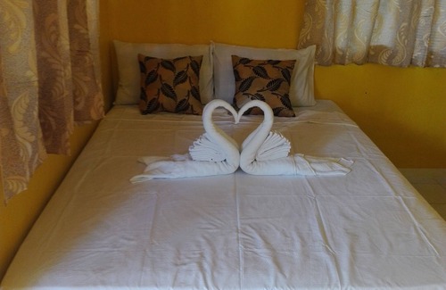 San Juan Cabin | Affordable apartment/rooms. Secluded abode near the beach and social spots.