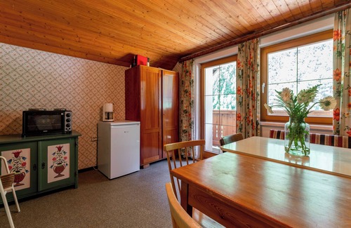 Muhr Apartment | Affordable apartment with four bedrooms