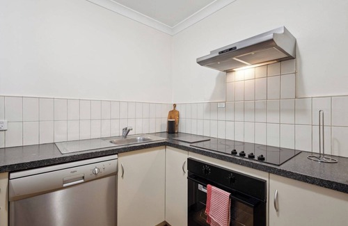 Northbridge Apartment | Affordable Apt in Northbridge with Pool