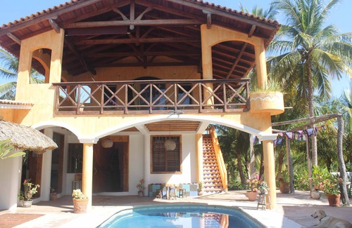 Santa Maria Colotepec House | Affordable Beachfront/Garden Paradise
