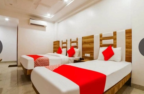 Paharganj Hotel | Affordable comfort with warm hospitality!