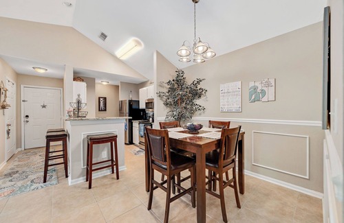 Gulf Shores Apartment | Affordable Condo Near Ball Tournament Field with Pool