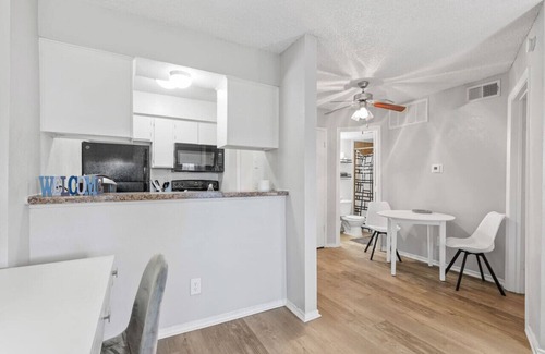 Park Central Apartment | Affordable & Convenient! Free WiFi!
