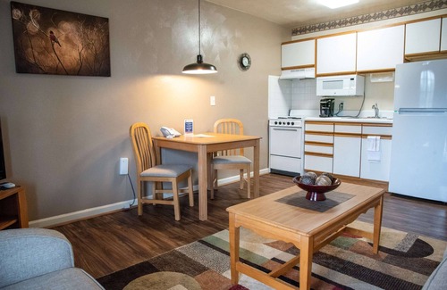 Cave Spring Hotel | Affordable Corporate Suites of Overland Drive