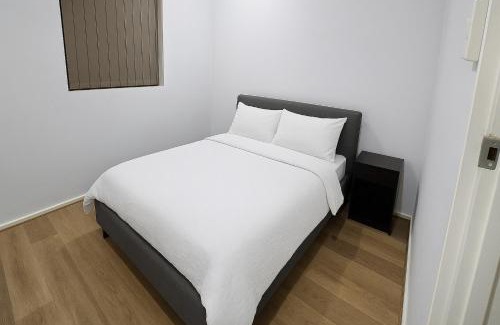 Beckenham House | Affordable & cosy, close to train station, CBD & Airport
