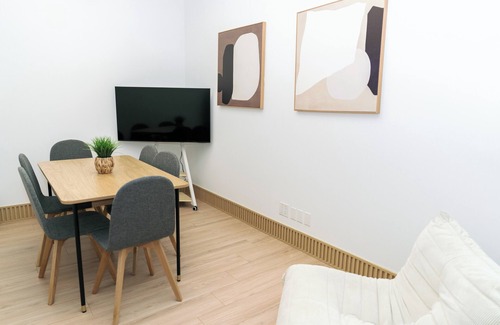 Fairview Apartment | Affordable Cozy Central Location Studio with Futon, 55' TV, Complementary Coffee