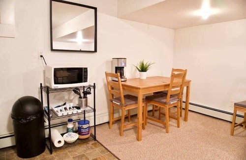 Moose Jaw Apartment | Affordable Cozy Suite, Parking, 4k Smart TV, WiFi ☕