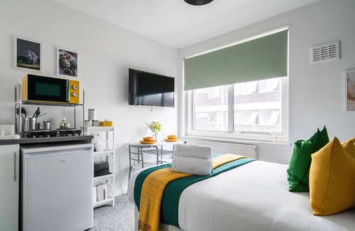 Southgate Apartment | Affordable En-Suite Studio Rooms in London, N14 4A