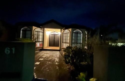 Caroline Springs House | Affordable getaways