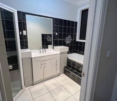Caroline Springs House | Affordable getaways