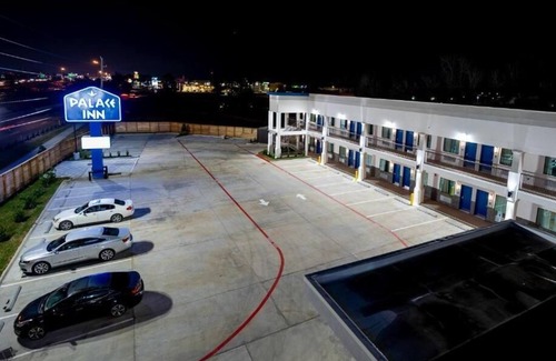 Humble House | Affordable Getaway! FREE Breakfast and Parking Near Humble Civic Center
