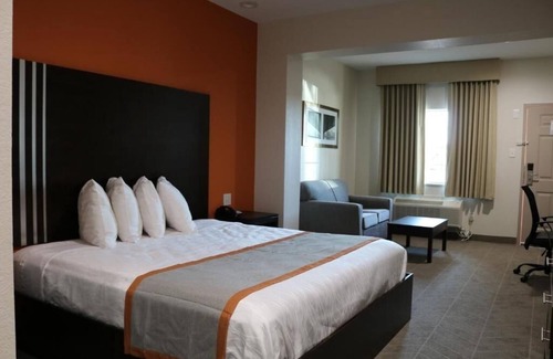 Humble Hotel | Affordable Hotel with Shuttle Service, Perfect for Overnight Airport Stays