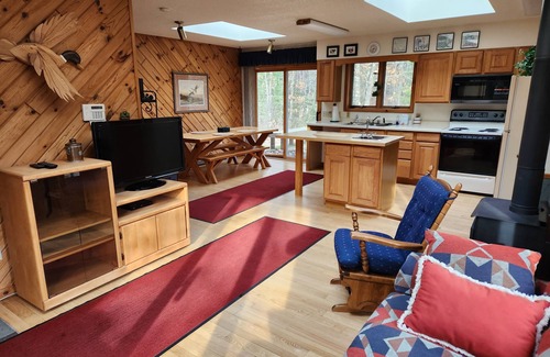 Amherst Cabin | Affordable housing minutes from the Chain with privacy