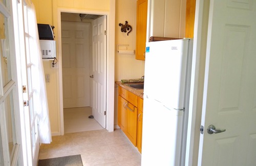 Kailua Apartment | *Affordable Island Getaway with private yard *