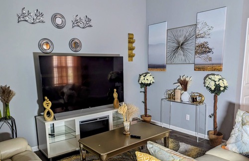 West Newton House | Affordable Lodge in Indianapolis