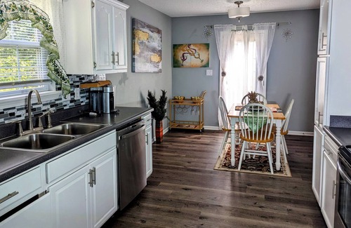 West Newton House | Affordable Lodge in Indianapolis