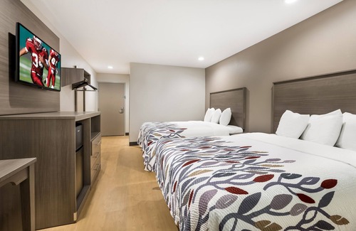Sulphur Hotel | Affordable Lodging for Every Traveler! FREE Onsite Parking, Pets Allowed!