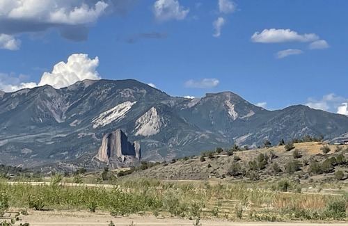 Hotchkiss House | Affordable lodging located perfectly for hunters and skiers