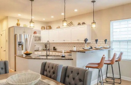 Highlands House | Affordable Luxury in Louisville - All King Beds!