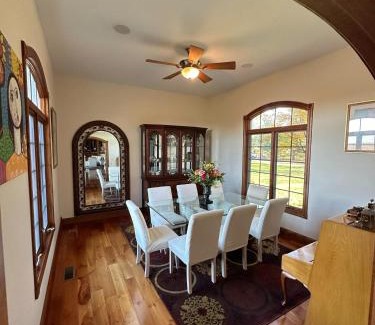 Quincy Villa | Affordable Luxury Mansion