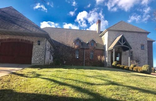 Quincy Villa | Affordable Luxury Mansion