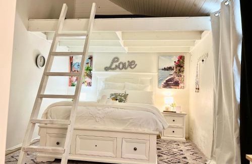 Mermaid Waters House | Affordable Luxury Room